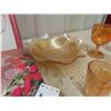 Image 6 : 2 Glass Trays, Carnival Berry Bowl, Vase & Glasses 