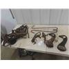 Image 1 : 2 Meat Hooks, 2 Victor Leg Traps, Wood Goose Decoy 