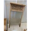 Image 6 : Canada Dry Crate, Washboard (Cracked Glass), Chalkware &