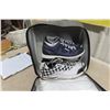 Image 7 : Curling Shoes Size 10 1/2 and 7 1/2  with Carrying Bag