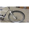 Image 2 : Schwinn Variable Speed Pedal Bike 27"