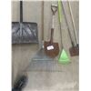 Image 3 : 6x Hand Yard Tools, Rake, Shovels, Auger +