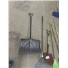 Image 4 : 6x Hand Yard Tools, Rake, Shovels, Auger +