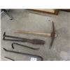 Image 2 : 6x Hand Tools, Post Hole Digger, Axe, 2 Wrecking Bars, Pliers, Snips 