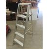 Image 1 : Aluminum Step Ladder 5'