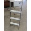 Image 3 : Aluminum Step Ladder 5'