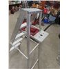 Image 4 : Aluminum Step Ladder 5'