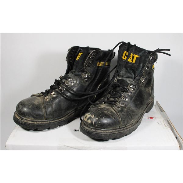 PAIR OF CAT WORK BOOTS. CSA CERTIFIED, SAFETY TOE