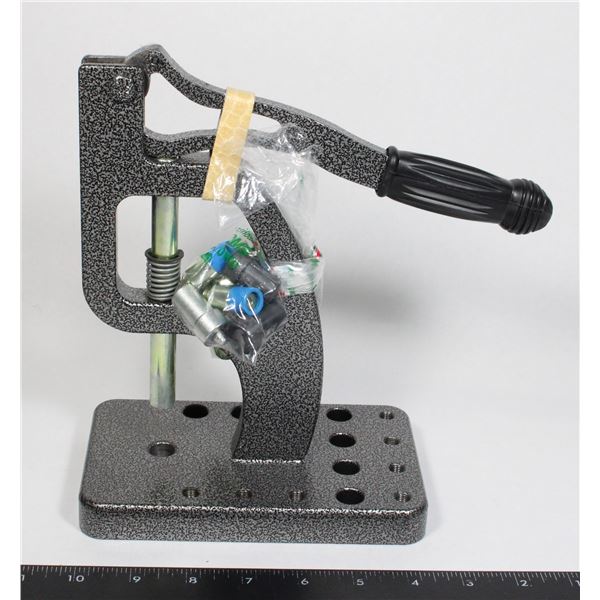 CLOTHING MAKING SNAP PRESS