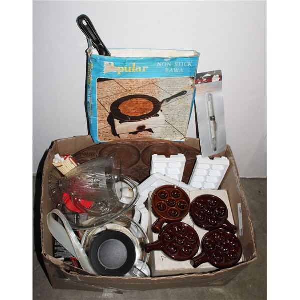 BOX OF VINTAGE TO MODERN KITCHEN ITEMS