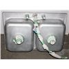 Image 3 : COMMERCIAL SINK WITH PLUMBING USED 32"X 20 3/4