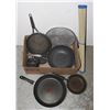 Image 1 : BOX OF KITCHEN COOKING POTS AND PANS