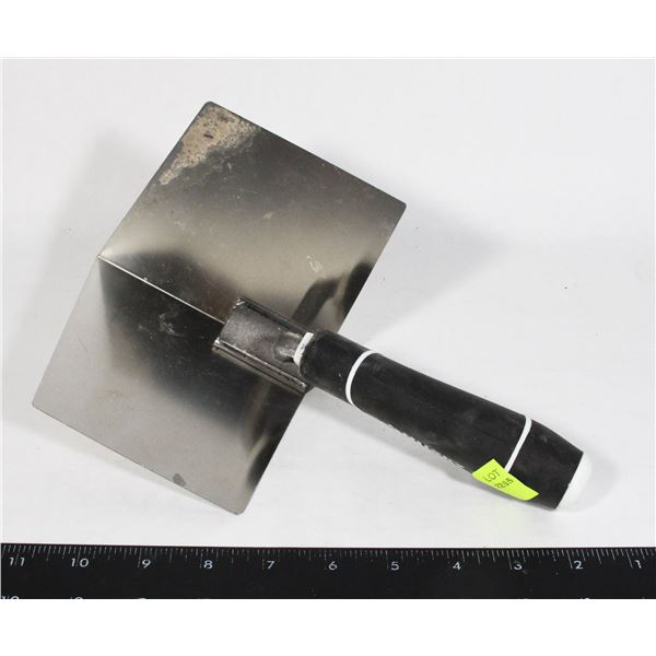 HUSKY V TROWEL LIKE NEW