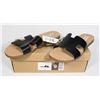 Image 1 : SIZE 9 WOMEN'S STEVE MADDEN SLIDES