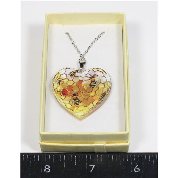 NEW ACRYLIC BEE HEART PENDANT NECKLACE