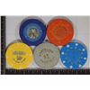 Image 1 : 5 PLASTIC CASINO GAMING CHIPS, 50 CENT, 2-$1 AND
