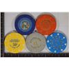 Image 2 : 5 PLASTIC CASINO GAMING CHIPS, 50 CENT, 2-$1 AND