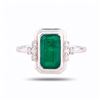 Image 1 : 1.86 ctw Emerald and 0.16 ctw Diamond Platinum Ring