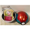 Image 1 : POKEBALL POKEMON CARDS