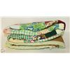 Image 1 : VINTAGE HOME-MADE QUILT 60"X77"