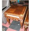 Image 2 : ASHLEY FURNITURE SIDE TABLE WITH DRAWER