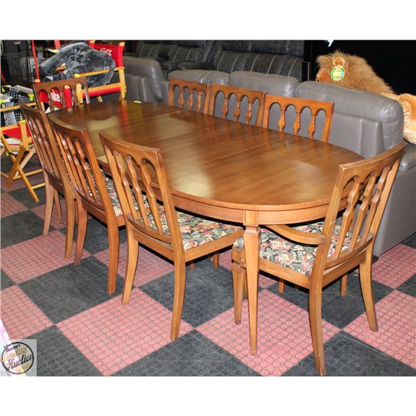 ESTATE KITCHEN TABLE WITH 2 LEAFS AND 8 CHAIRS