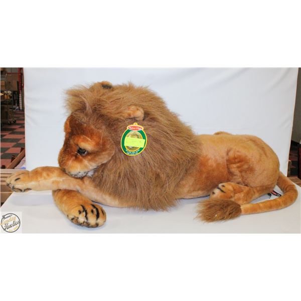 LARGE LION PLUSH