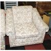 Image 2 : VINTAGE FLORAL SOFA SET- SOFA/LOVESEAT/CHAIR
