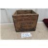 Image 1 : Imperial Oil Thresher Hard Oil Crate 8'' x 9'' x 9 1/2'' 