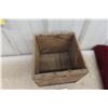 Image 3 : Imperial Oil Thresher Hard Oil Crate 8'' x 9'' x 9 1/2'' 