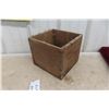 Image 5 : Imperial Oil Thresher Hard Oil Crate 8'' x 9'' x 9 1/2'' 