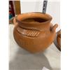 Image 4 : Pair of Native American/1st Nations clay pots