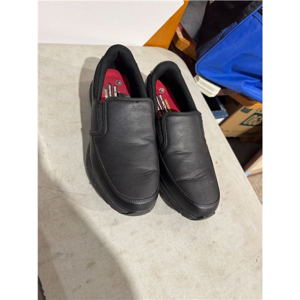 Sketchers size 10 1/2