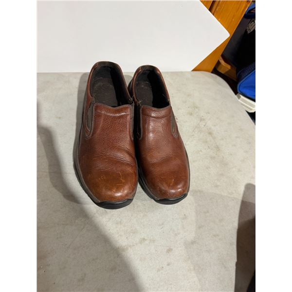 Denver Hayes size 11