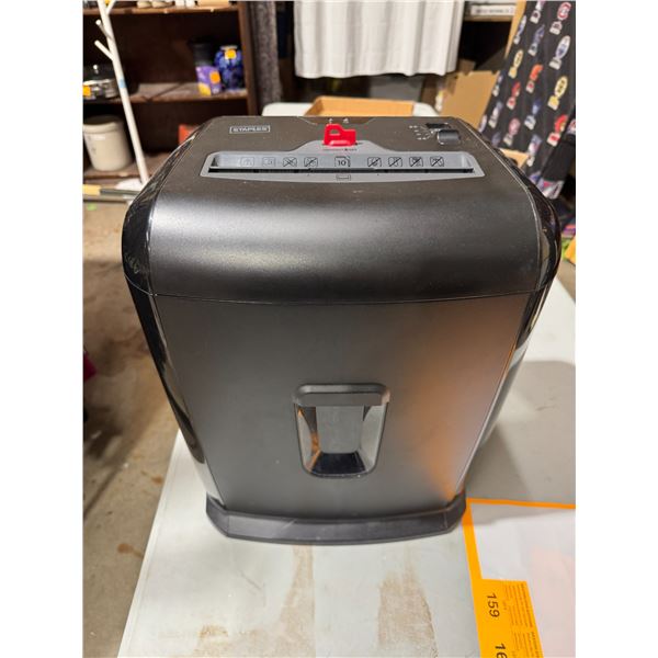 Staples paper shredder