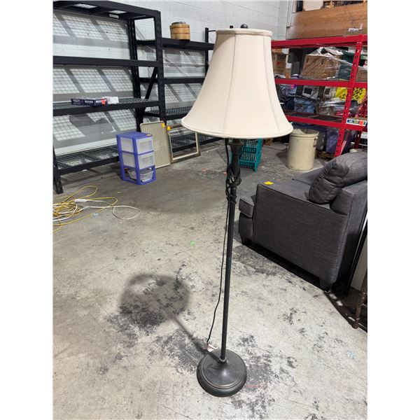 Floor lamp