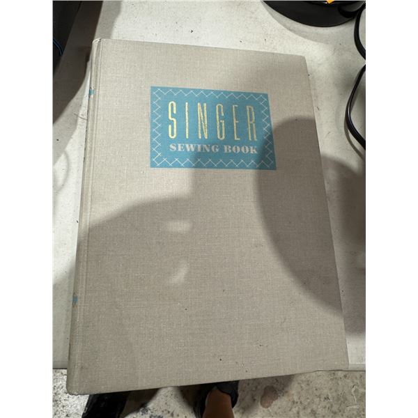 Singer, sewing book