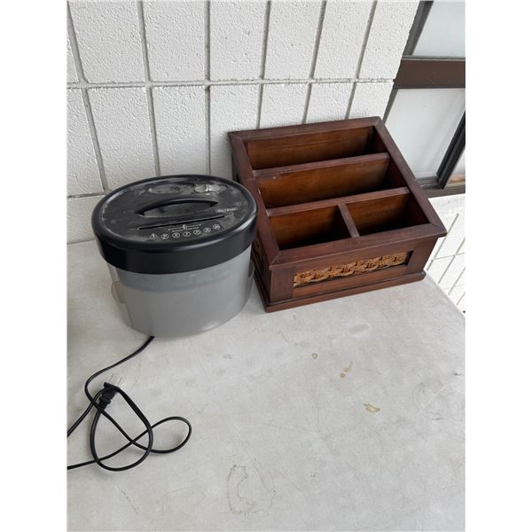 Organizer and paper shredder