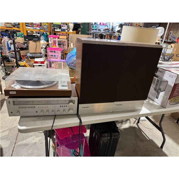 Toshiba receiver, record player and speakers