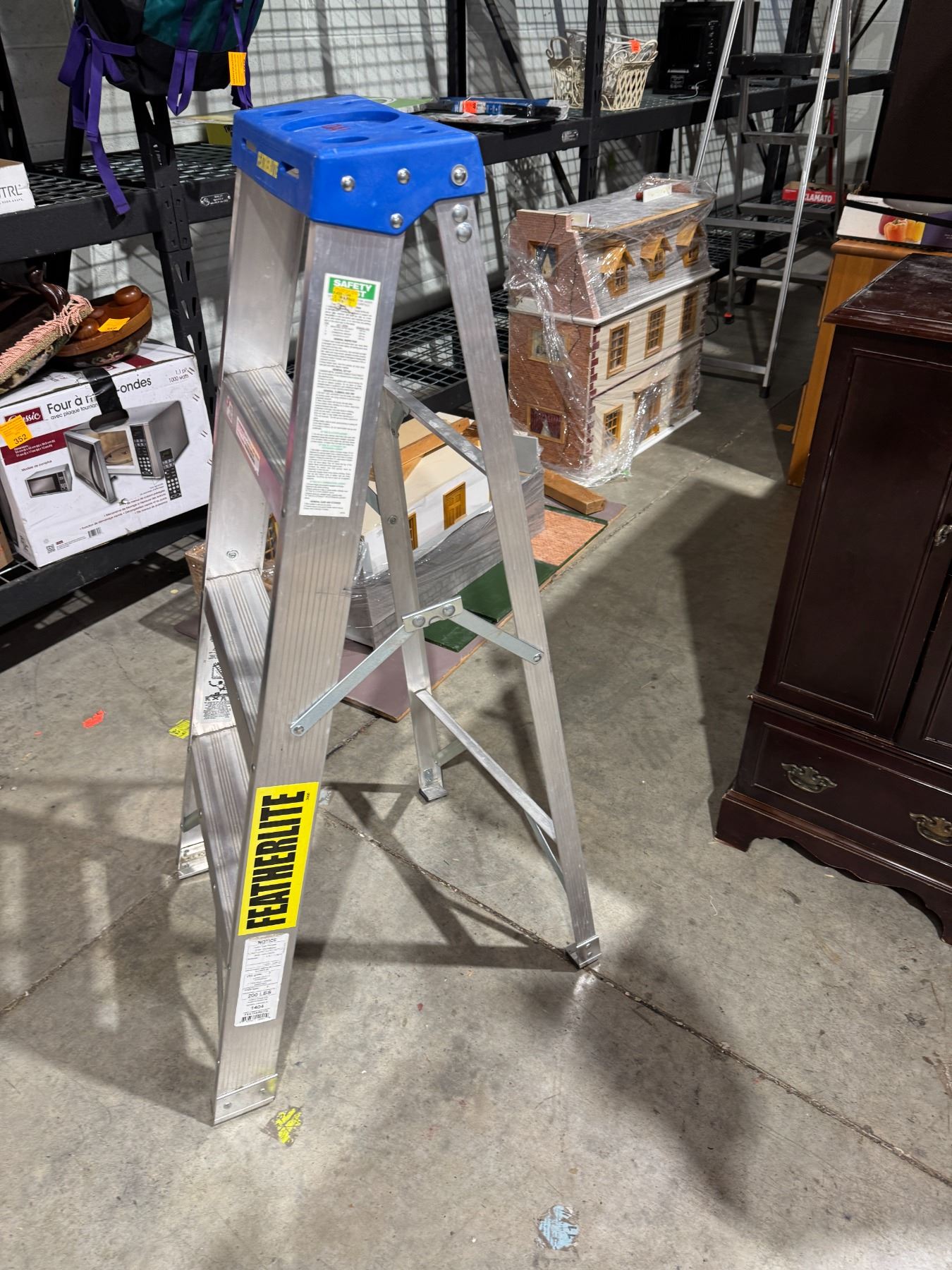 Feather lite 4 foot ladder