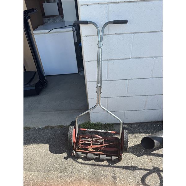 Reel lawn mower