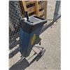 Image 1 : Yardwork Electric garden shredder