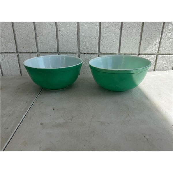 Green Pyrex mixing bowls
