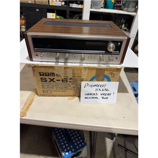 Pioneer SX-636 stereo receiver runs great guaranteed with original box