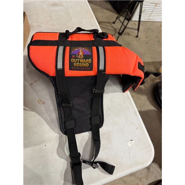 Outward hound, pet travel gear for a small dog