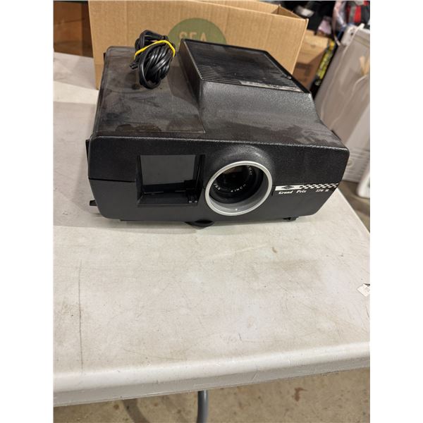 Projector Grand Prix 570 R