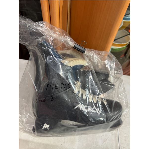 Men's size 8, Skates
