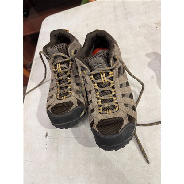 Columbia  size 8