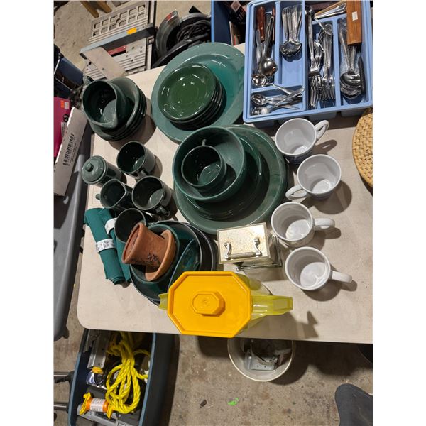 Dishes and kitchenware cutlery