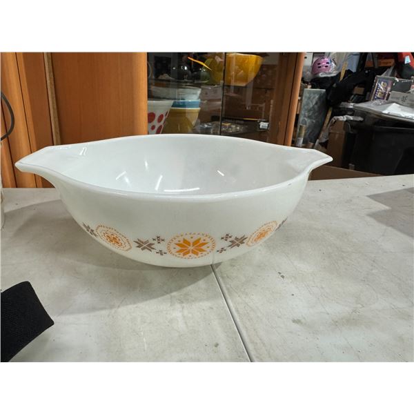 Pyrex bowl